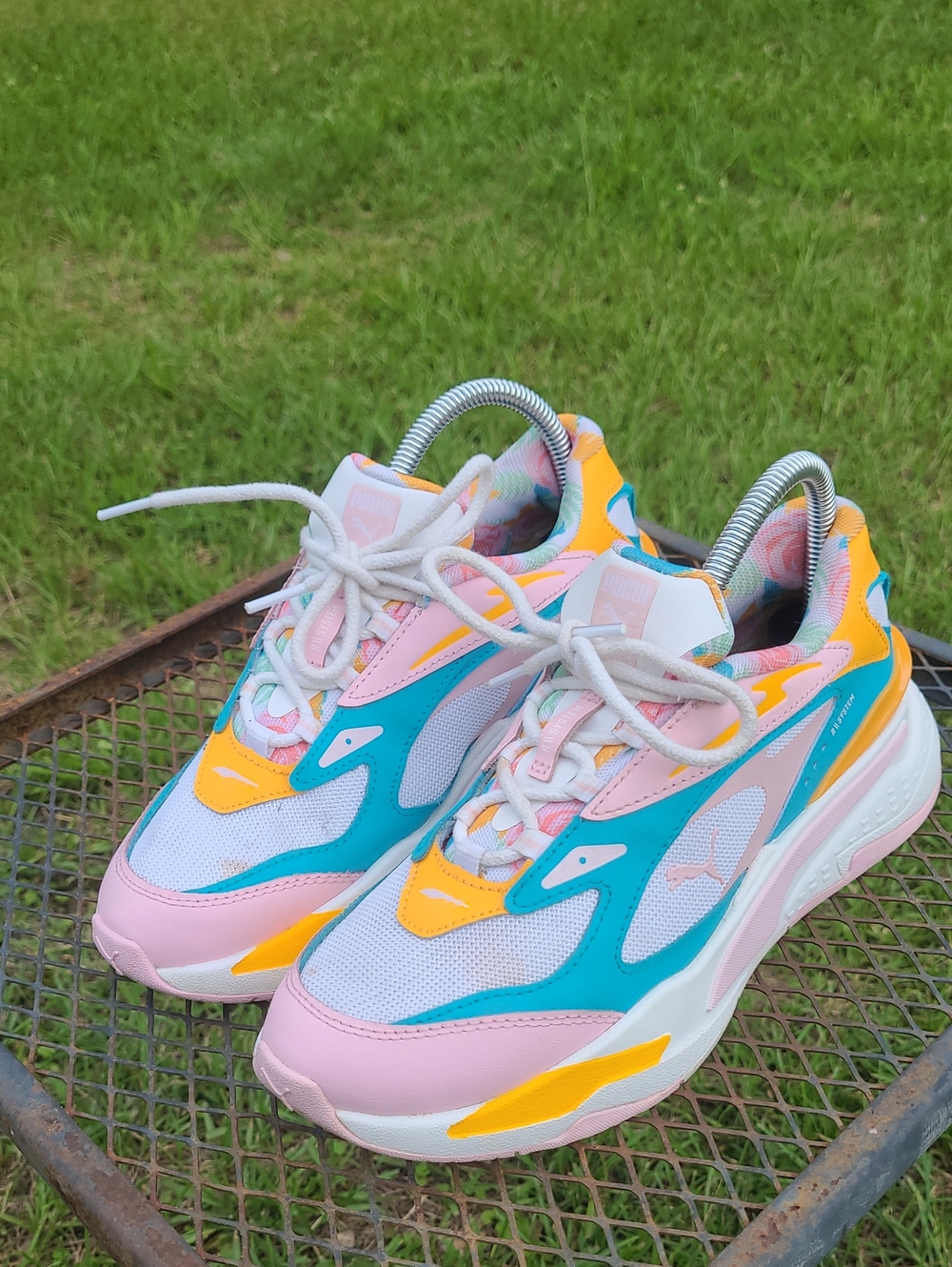 Puma Fast Flower Aura Big Kids Athletic Sneakers Size 6c